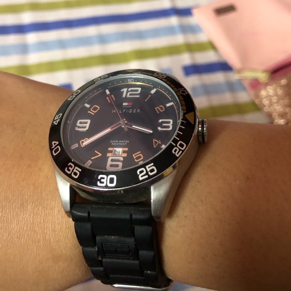 Authentic Tommy Hilfiger Men wrist watch - Picture 2 of 6